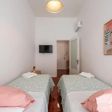 Filarmonikis Deluxe Apartment