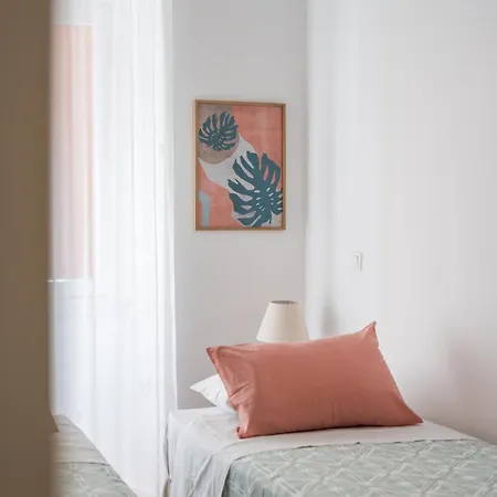 Filarmonikis Deluxe 아파트